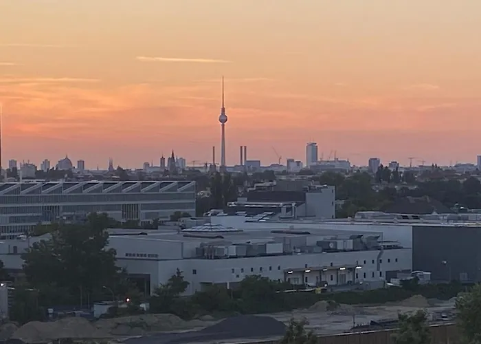 Skyline Loft Im Neukoellner Kiez - 90Qm